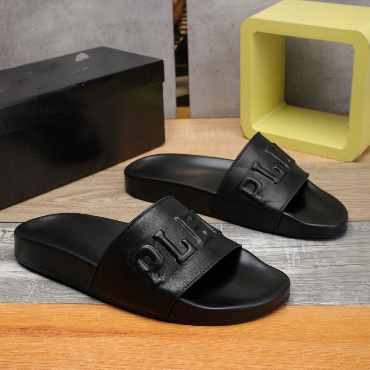 New-PP Leather slippers