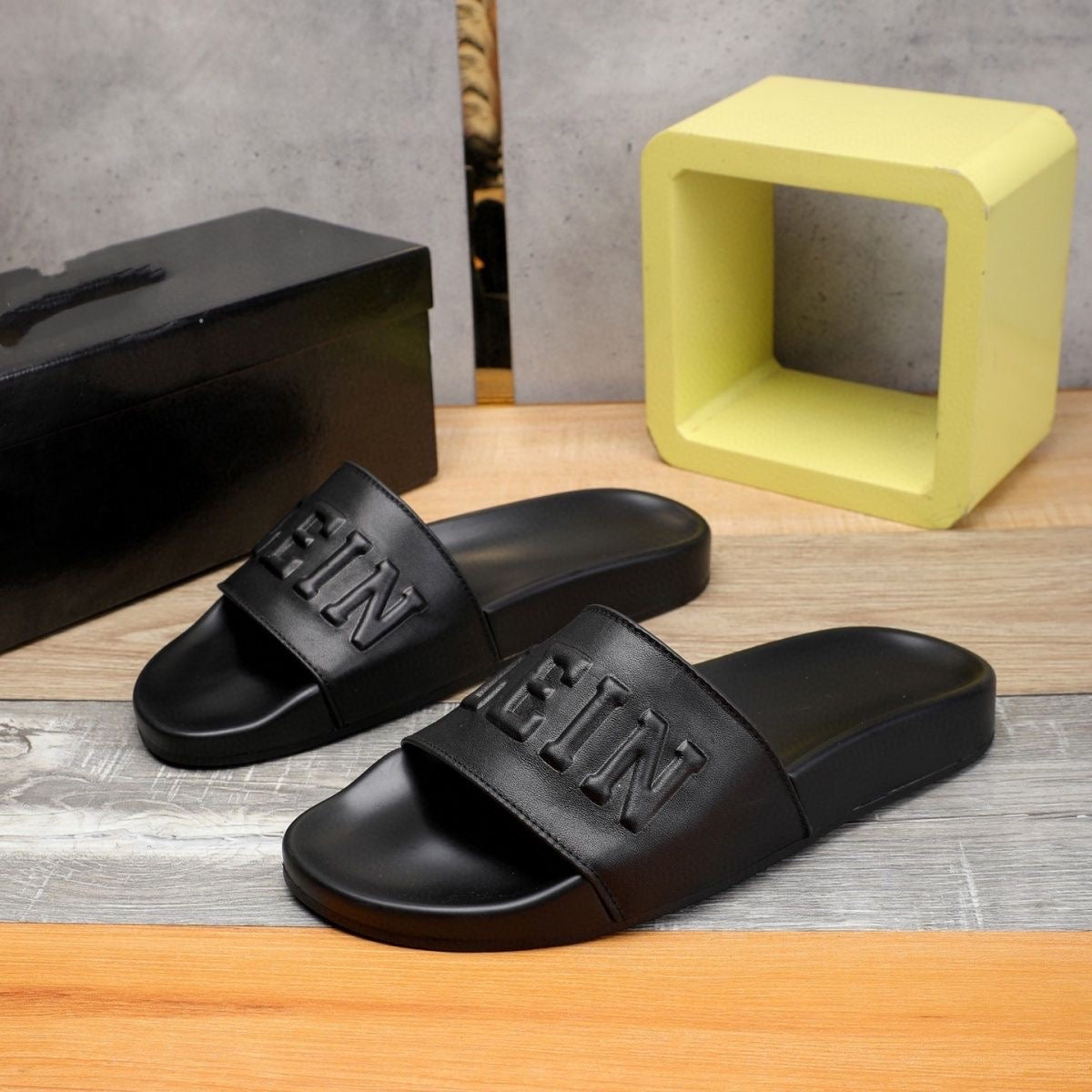 New-PP Leather slippers